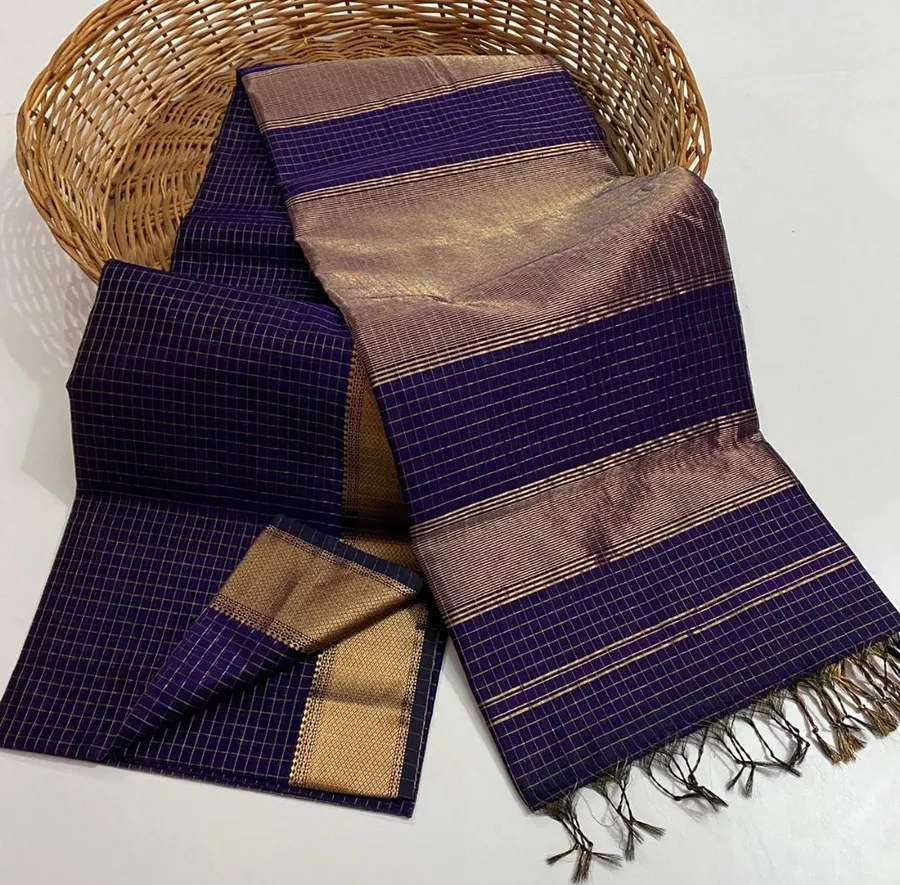 Elegant Maheshwari Silk-Cotton soft Saree with Zari Border – Pure Handloom Craftsmanship with Blouse Piece